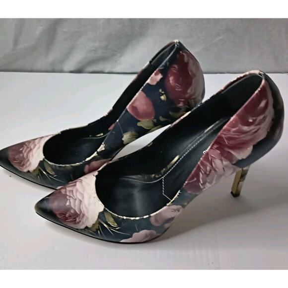 Charles by Charles David Size 9 Black Floral Embroidered Heels - Picture 1 of 7